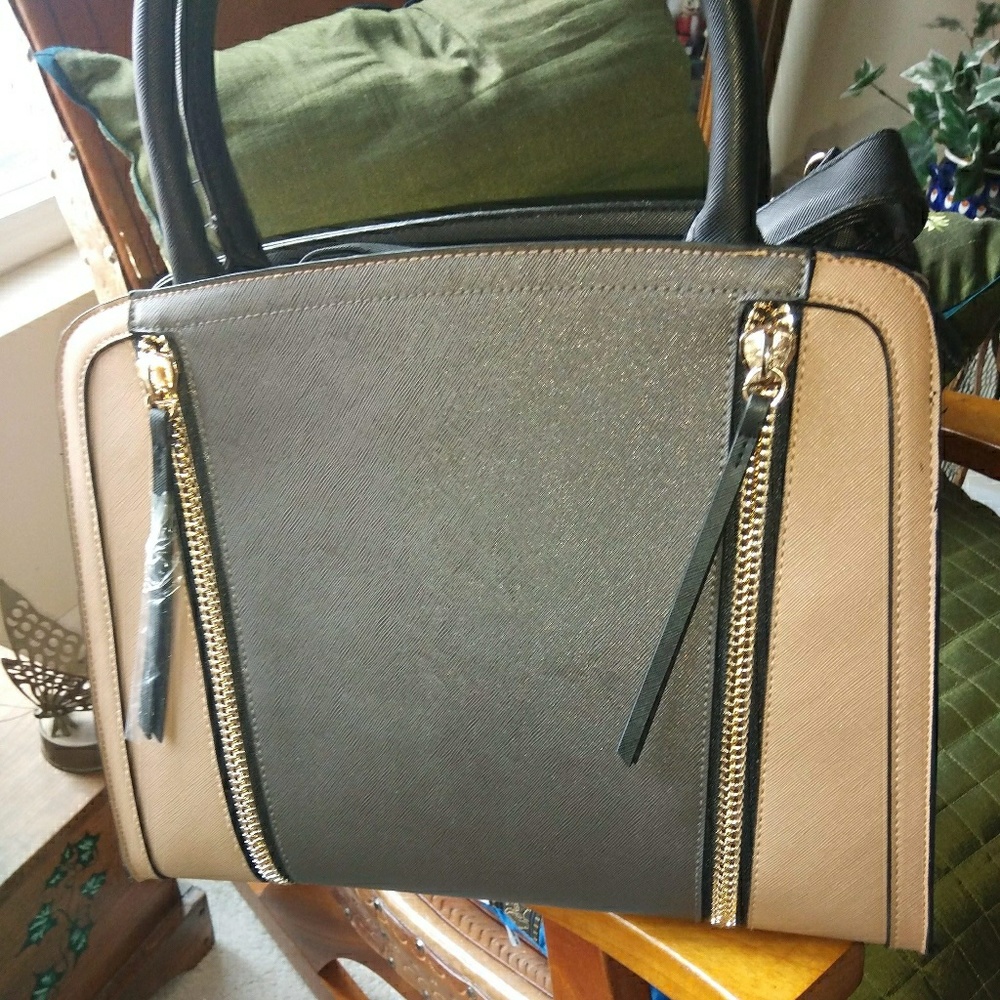Lady's stylish hand bag